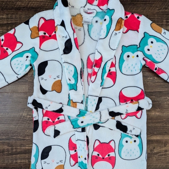 Squishmallows Robe - Picture 7 of 8